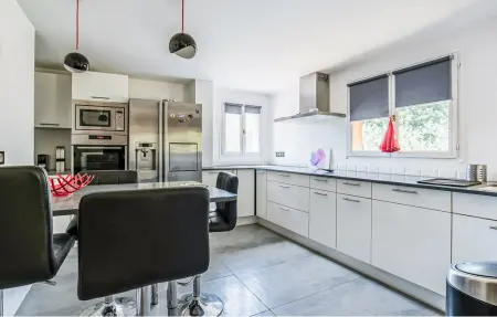 Appartement avec piscine privée à Callas : photo 6