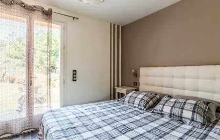 Appartement avec piscine privée à Callas : photo 20