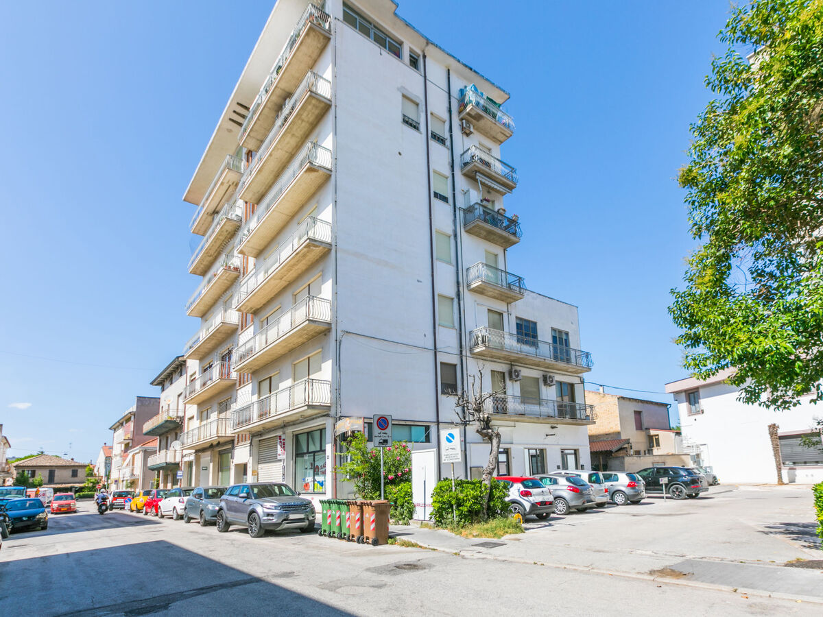 Alpini, 6 pièces 380 m² pour 7 à Civitanova Marche - Photo 4