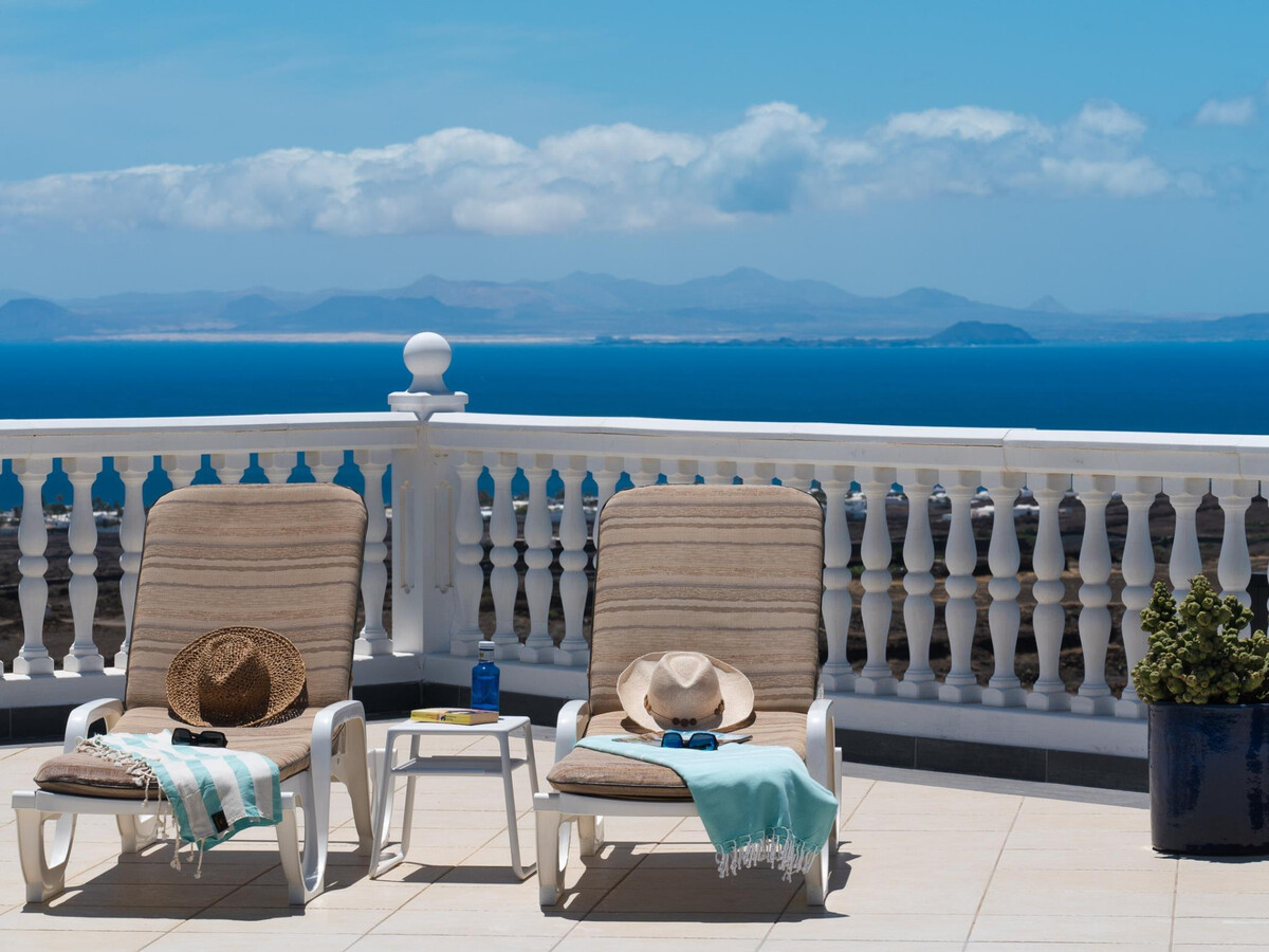Villa 4 chambres avec piscine chauffée et vue mer à Tías - Photo 4