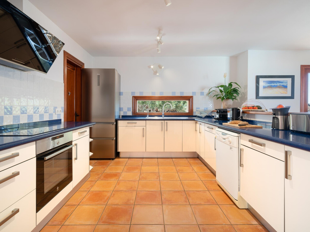Villa 4 chambres avec piscine chauffée et vue mer à Tías - Photo 12