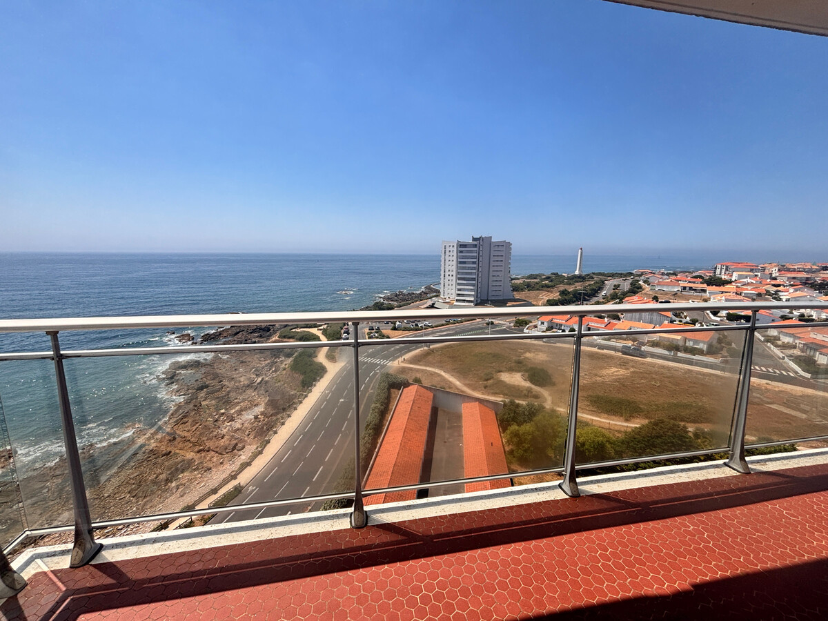 Studio 10ème étage avec balcon et vue panoramique - Photo 2