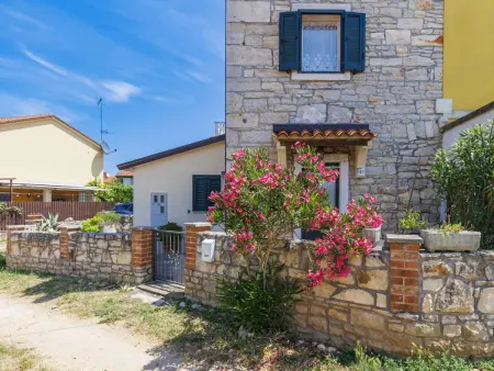Maison rustique Petra à Umag, 3 étages et terrasse