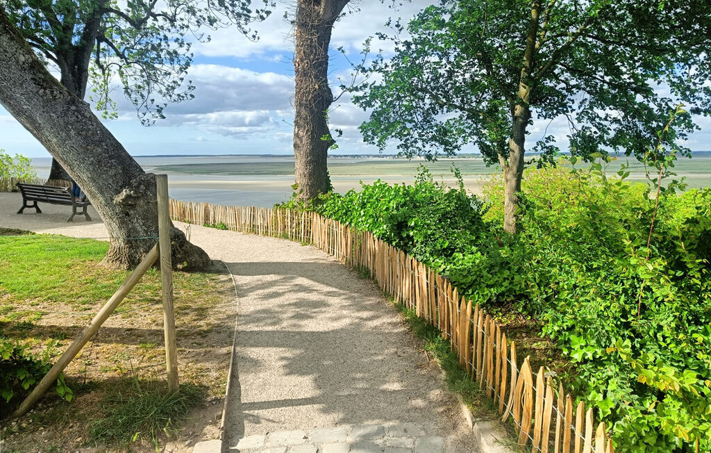 Longère plain pied à Favières, jardin de 2150 m² - Photo 24