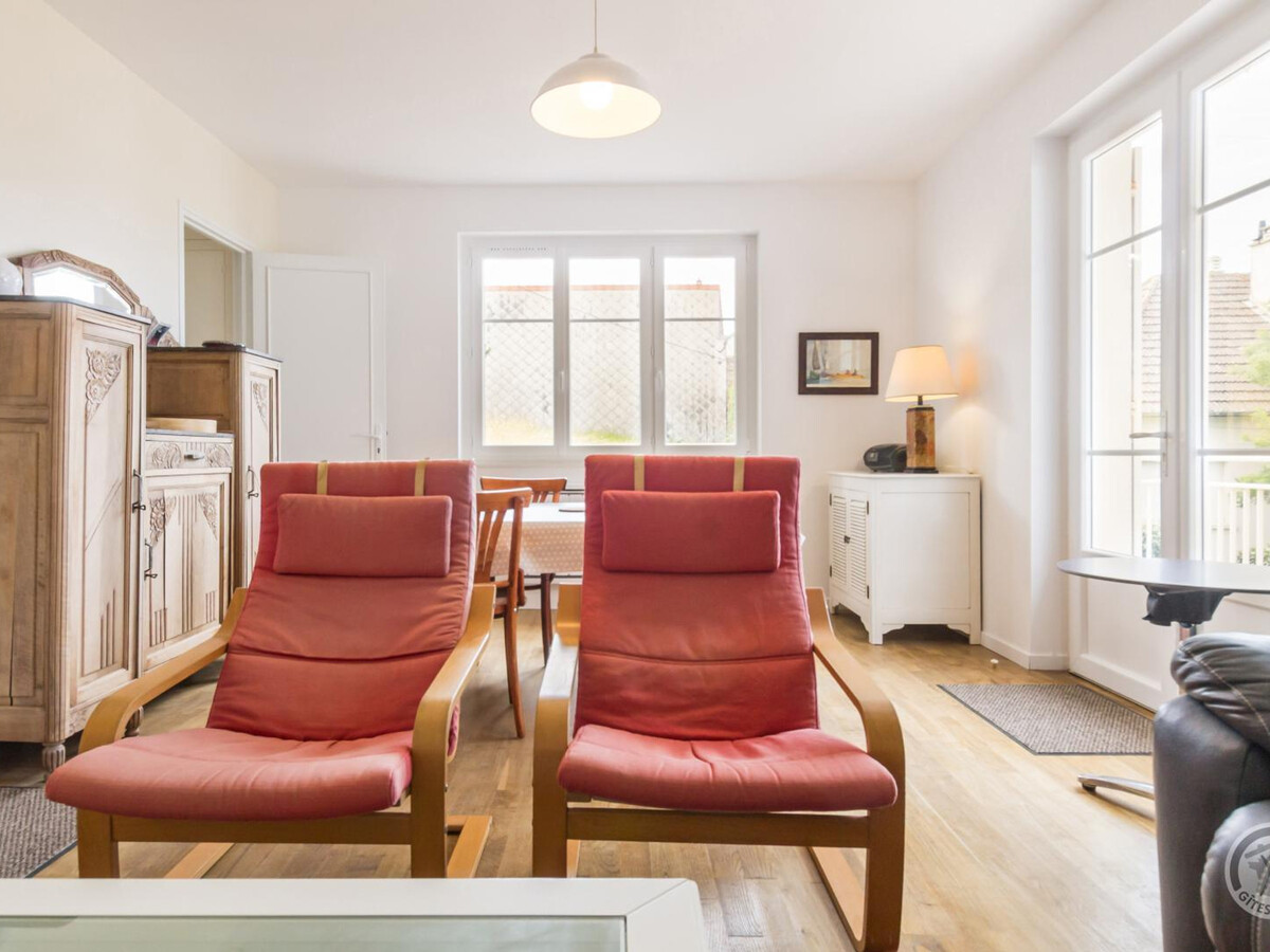 Maison années 60 à St Pair-sur-Mer, jardin et parking - Photo 8