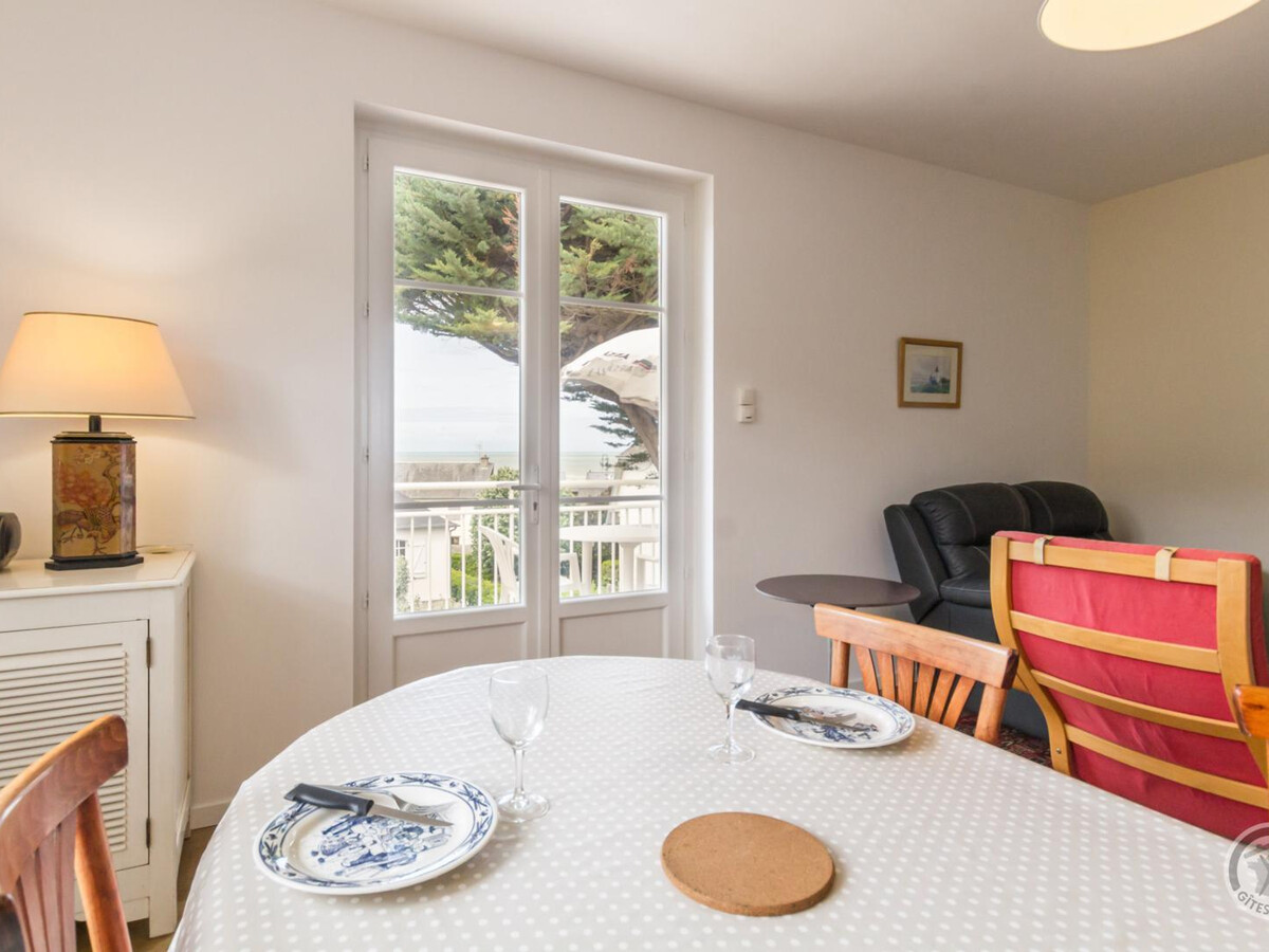 Maison années 60 à St Pair-sur-Mer, jardin et parking - Photo 9