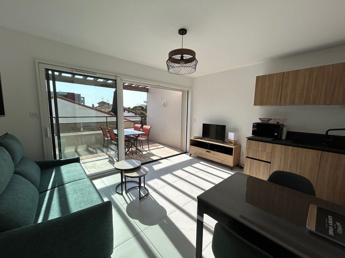 Appartement 40m² neuf à 150m de la plage, parking couvert - Photo 2