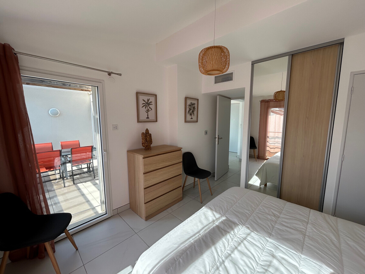 Appartement 40m² neuf à 150m de la plage, parking couvert - Photo 10
