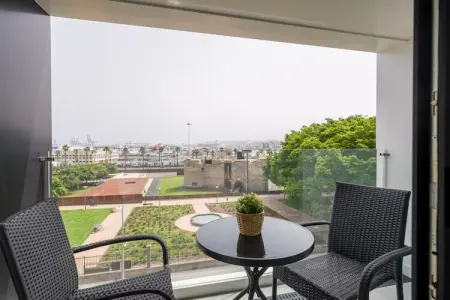 Maison Las Palmas, balcon vue mer à 400 m de plage : photo 21
