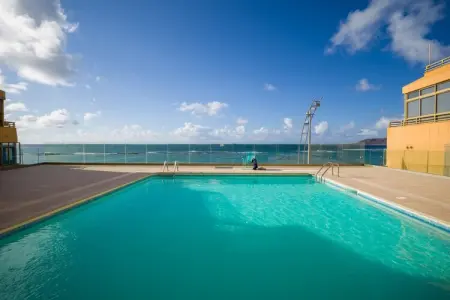 Location maison à Las Palmas de Gran Canaria, Appartement plage Las Canteras avec piscine