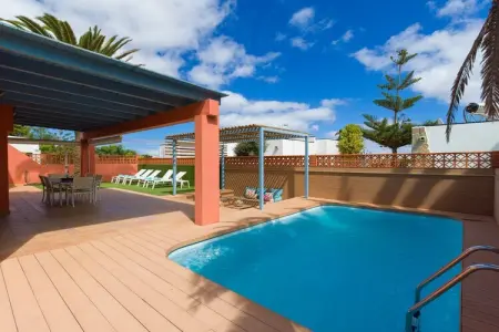 Long Beach with pool By CanariasGetaway, Villa à Corralejo proche de la plage - Photo 5