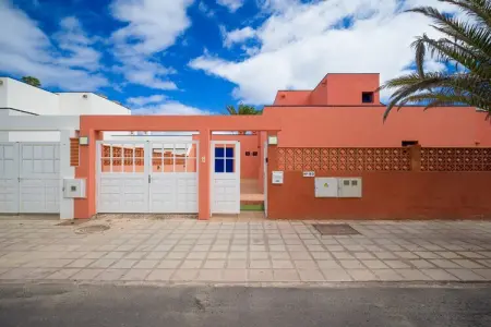 Long Beach with pool By CanariasGetaway, Villa à Corralejo proche de la plage - Photo 47