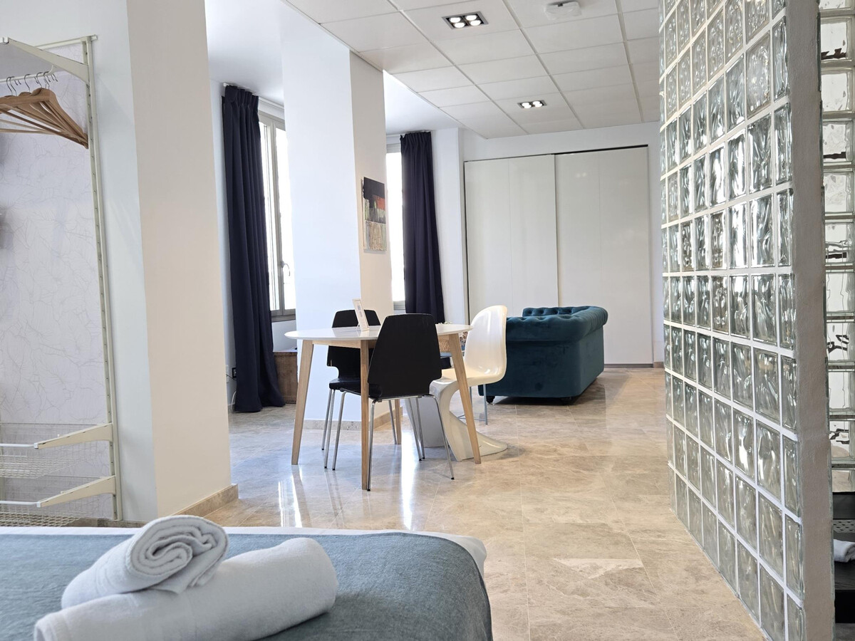 Félix Sáenz Suites: Appartement Design au Cœur de Málaga - Photo 4