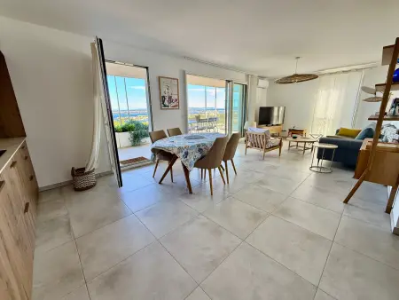 T2 avec terrasse vue étang de Thau à Sète, parking privé : photo 2