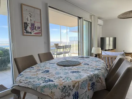 T2 avec terrasse vue étang de Thau à Sète, parking privé : photo 10