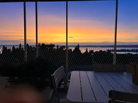 T2 avec terrasse vue étang de Thau à Sète, parking privé : photo 15