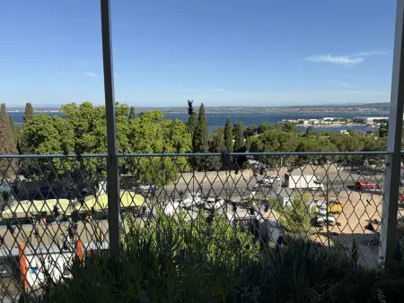 T2 avec terrasse vue étang de Thau à Sète, parking privé : photo 16