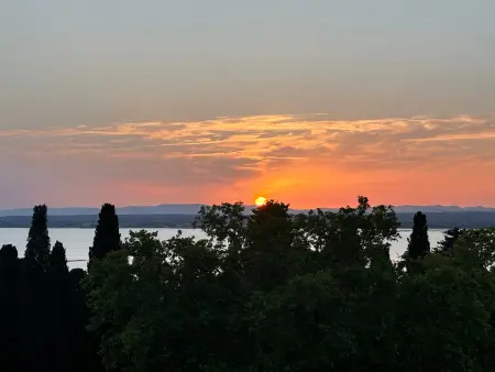 T2 avec terrasse vue étang de Thau à Sète, parking privé : photo 27