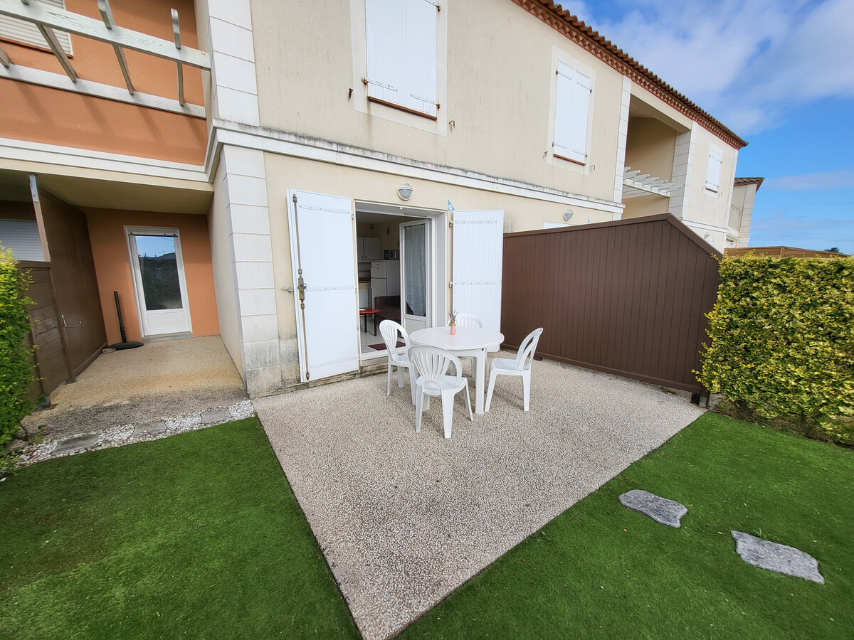 Appartement 2 chambres avec piscine, jardin et parking - Photo 9