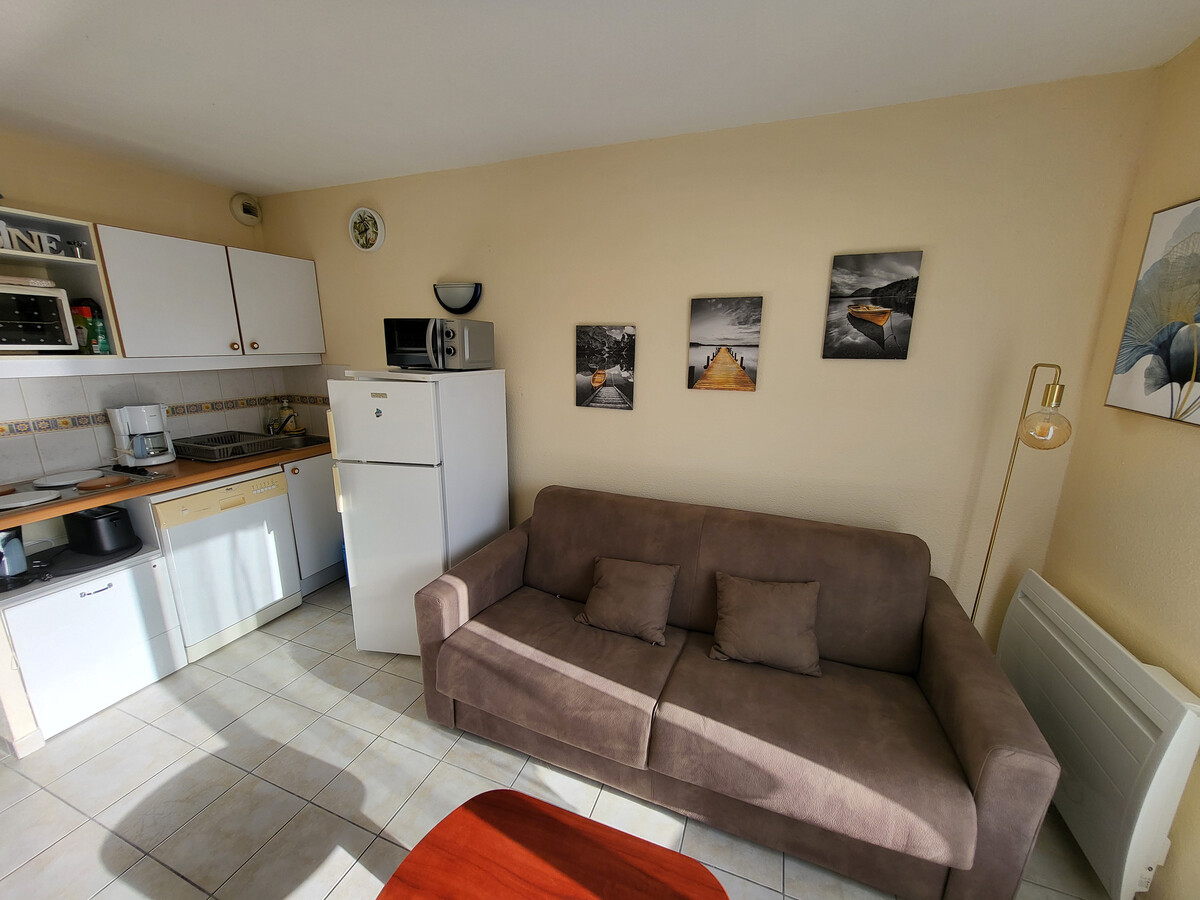 Appartement 2 chambres avec piscine, jardin et parking - Photo 10