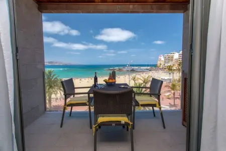 Great balcony over blue sea By CanariasGetaway, Appartement à Las Palmas près de Las Canteras - Photo 15