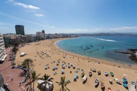 Lovely balcony sea views By CanariasGetaway, Appartement bord de mer Playa Canteras - Photo 16