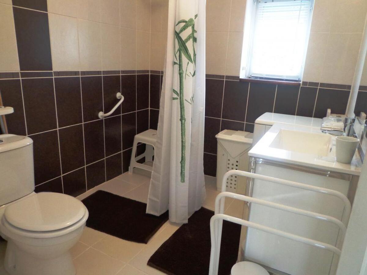 Maison avec piscine privée et terrasse à Estibeaux - Photo 11
