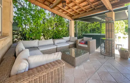 Maison de maître 12 personnes avec piscine à Connaux : photo 2