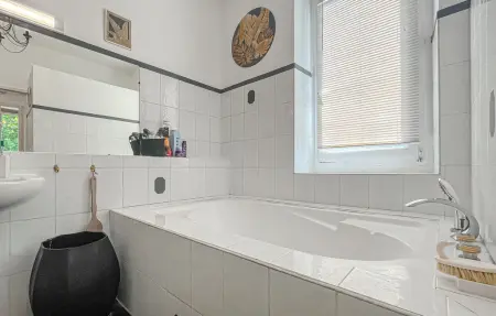 Maison de maître 12 personnes avec piscine à Connaux : photo 34