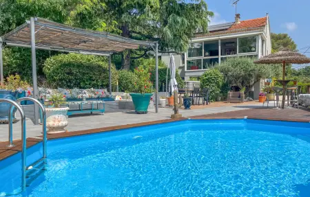 Location maison à Nîmes, Villa piscine et jacuzzi