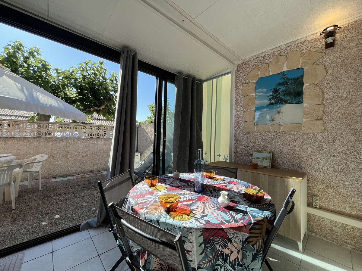 Pavillon face à la mer avec terrasse et parking à Gruissan - Photo 2