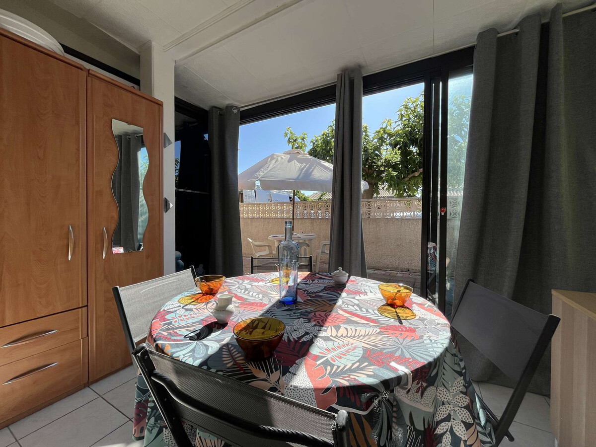Pavillon face à la mer avec terrasse et parking à Gruissan - Photo 3