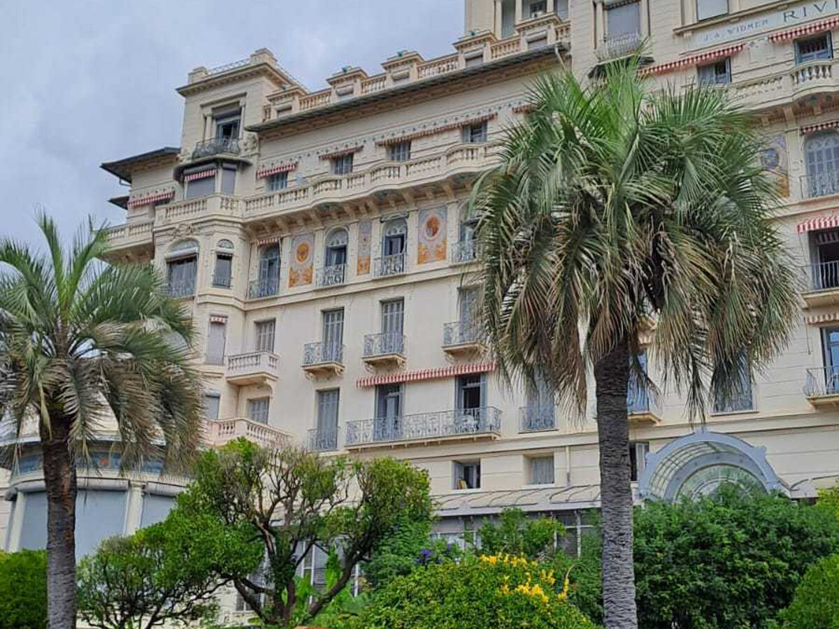 Spacieux 3P vue mer dans ancien palace à Menton - Photo 12