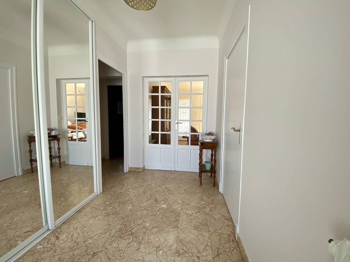 Maison de ville rénovée à Cambo-les-Bains avec balcon - Photo 2
