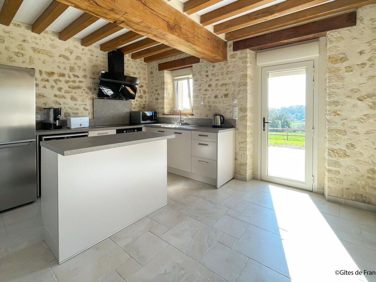 Gîte en pierres avec terrain, chevaux et voie verte - Photo 10