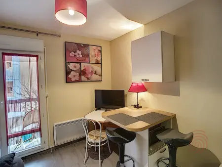 Location appartement à Lamalou les Bains, Studio rénové avec Wifi et animaux acceptés, proche de Lamalou-les-Bains
