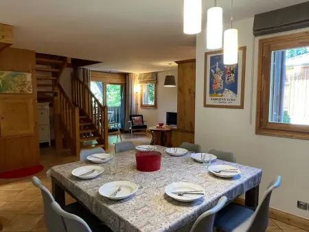 T4 Duplex Samoëns, 3 chambres, balcon, parking privé : photo 2