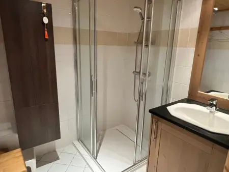 T4 Duplex Samoëns, 3 chambres, balcon, parking privé : photo 11