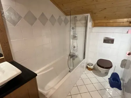 T4 Duplex Samoëns, 3 chambres, balcon, parking privé : photo 14