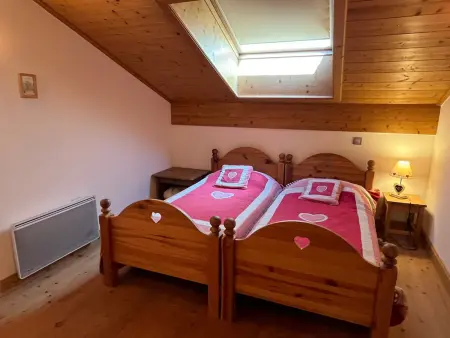 T4 Duplex Samoëns, 3 chambres, balcon, parking privé : photo 15