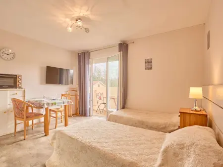 Location appartement à Barbotan les Thermes, Studio lumineux en centre-ville avec balcon et animaux admis