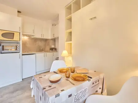 Location appartement à Barbotan les Thermes, Studio lumineux avec balcon, à 400 m des Thermes, wifi et parking inclus