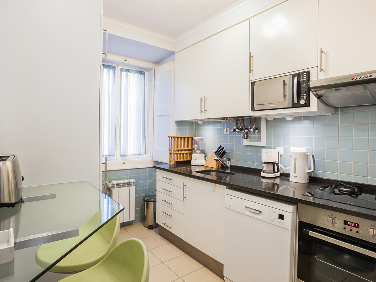 Appartement Baixa avec ascenseur, balcon Tage, 2 chambres - Photo 25