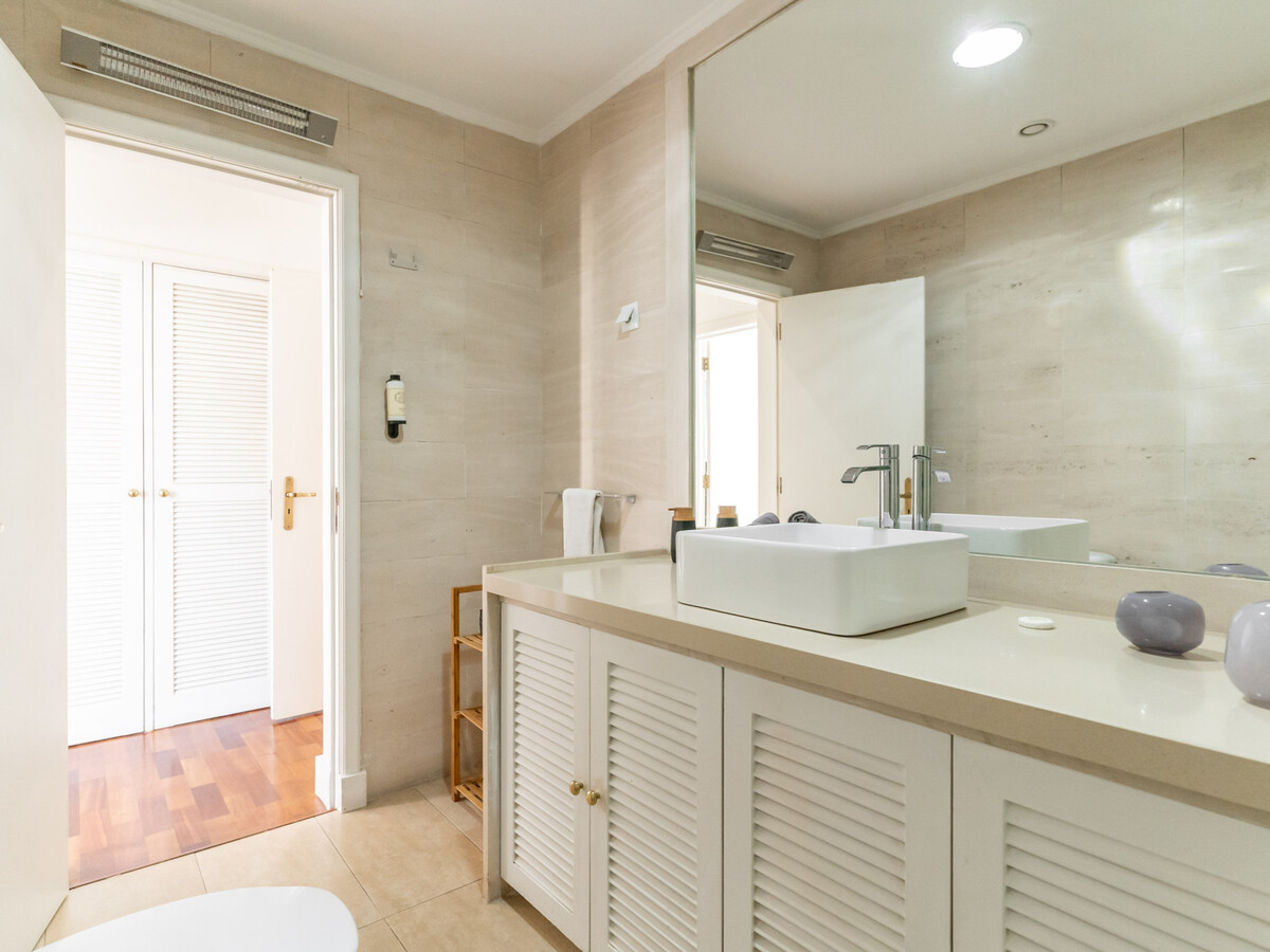 Appartement 3 chambres Chiado avec vues sur Santa Justa - Photo 19