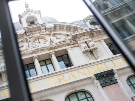 Appartement 3 chambres Chiado avec 5 balcons et vue Santa Justa : photo 10