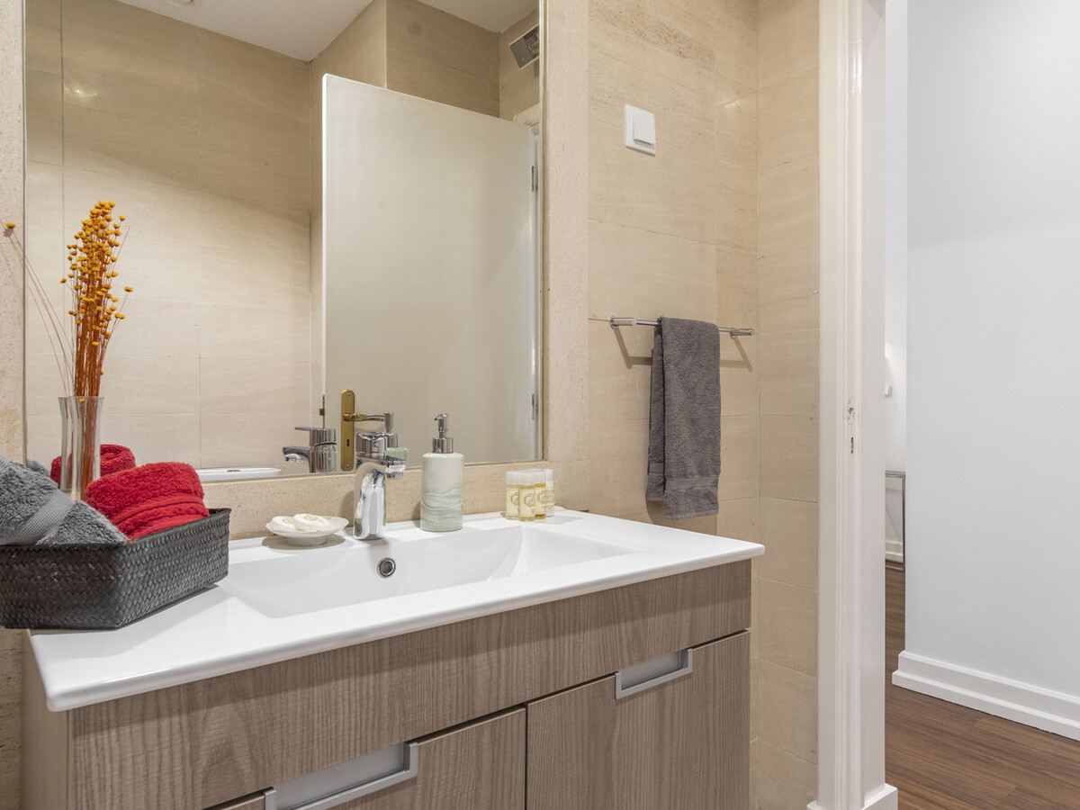 Appartement Chiado 3 chambres, 10 personnes, design Siza Vieira - Photo 11