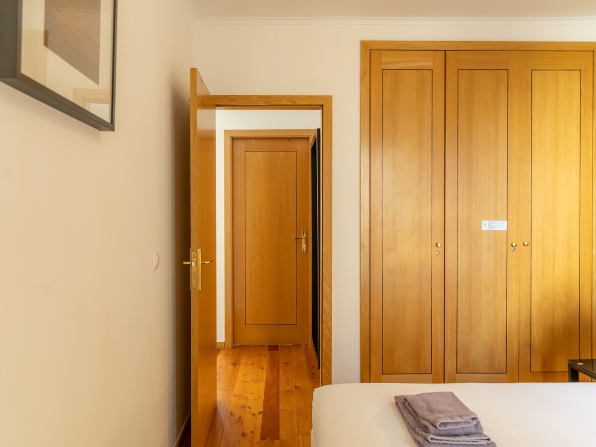 Appartement 2 chambres Baixa avec ascenseur et balcon - Photo 11