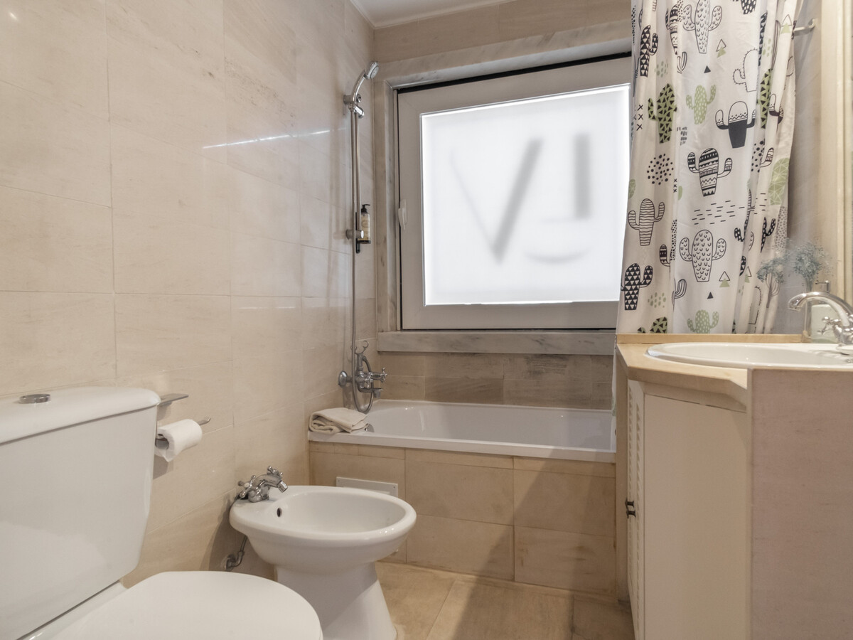 Appartement 3 chambres Rua do Carmo avec vue Ascenseur Santa Justa - Photo 9
