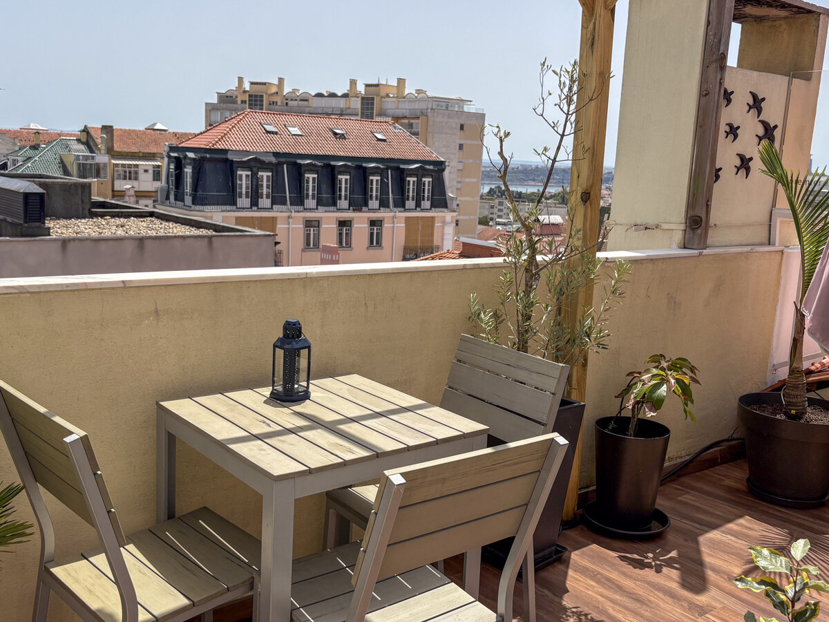 Penthouse privé à Lisbonne, terrasse vue pont et fleuve - Photo 11