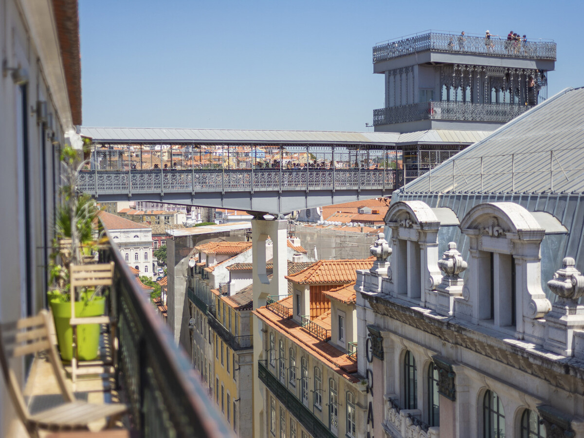 LV Premier Chiado CH2 : 3 chambres avec balcon vue toits - Photo 2